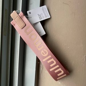 NWT Lululemon Never Lost Keychain